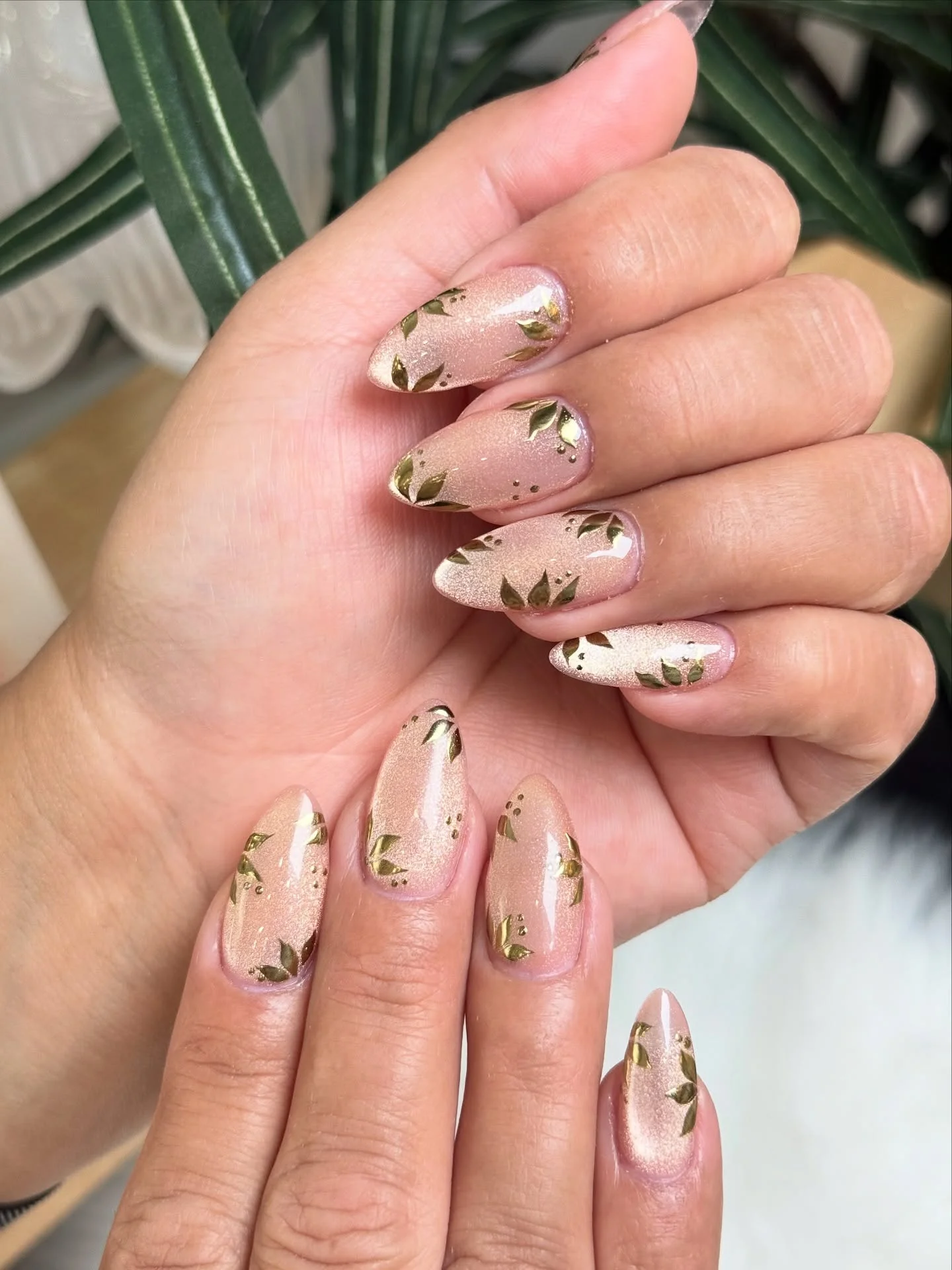 fall nail for all plates skin 2026 Champagne Shimmer With Delicate Olive Leaves