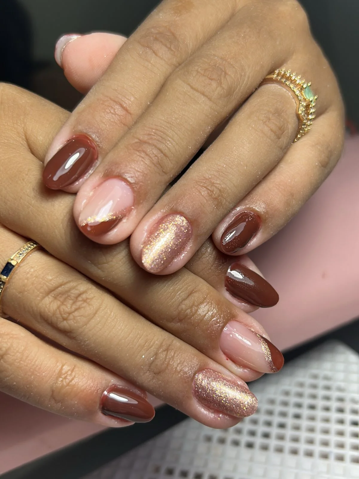 fall nails for brown skin tone Glossy Cocoa And Rose Gold For A Cozy Fall Mood