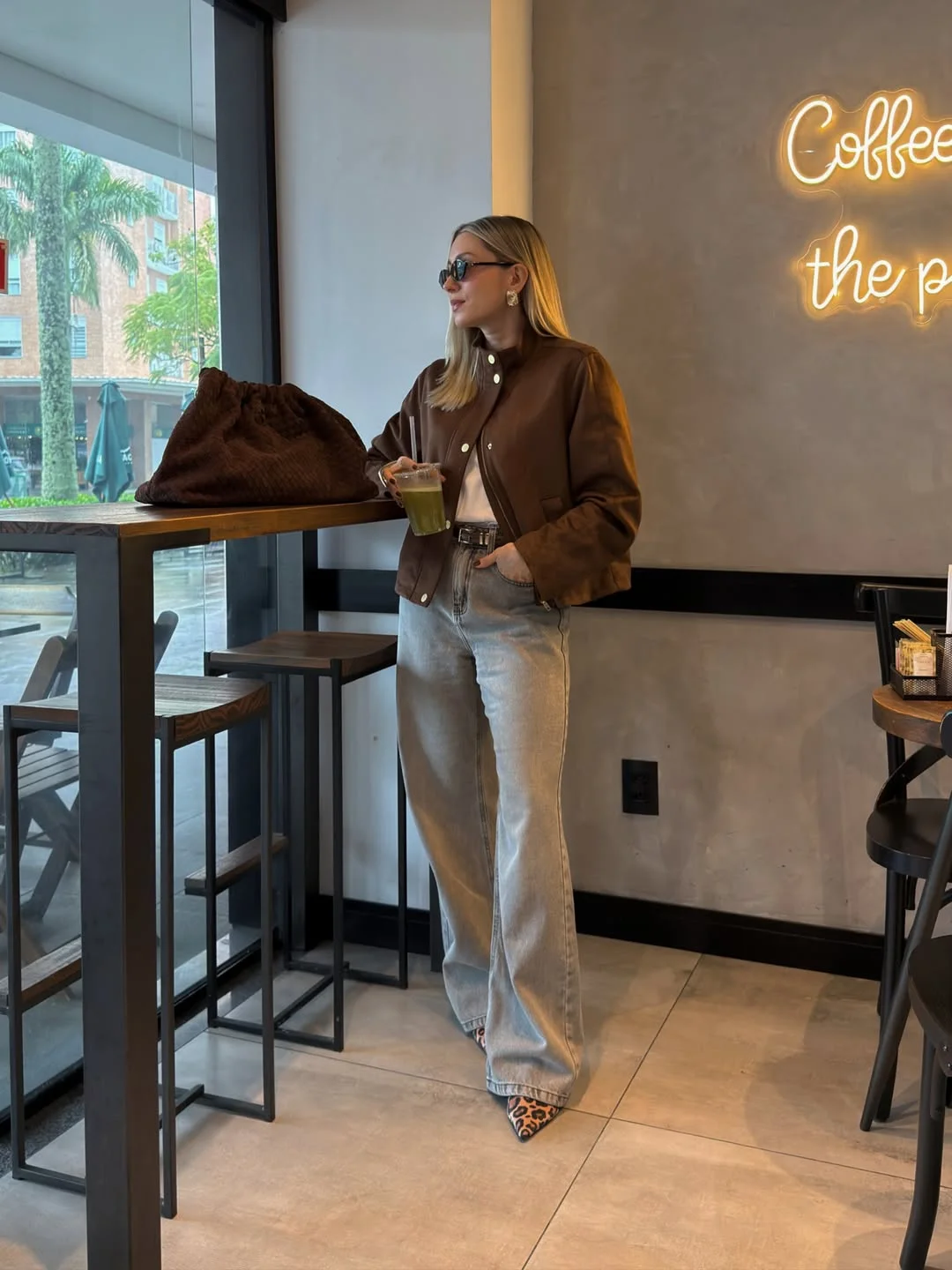 september outfit ideas 2026 Brown Jacket With Light Denim And Leopard Shoes