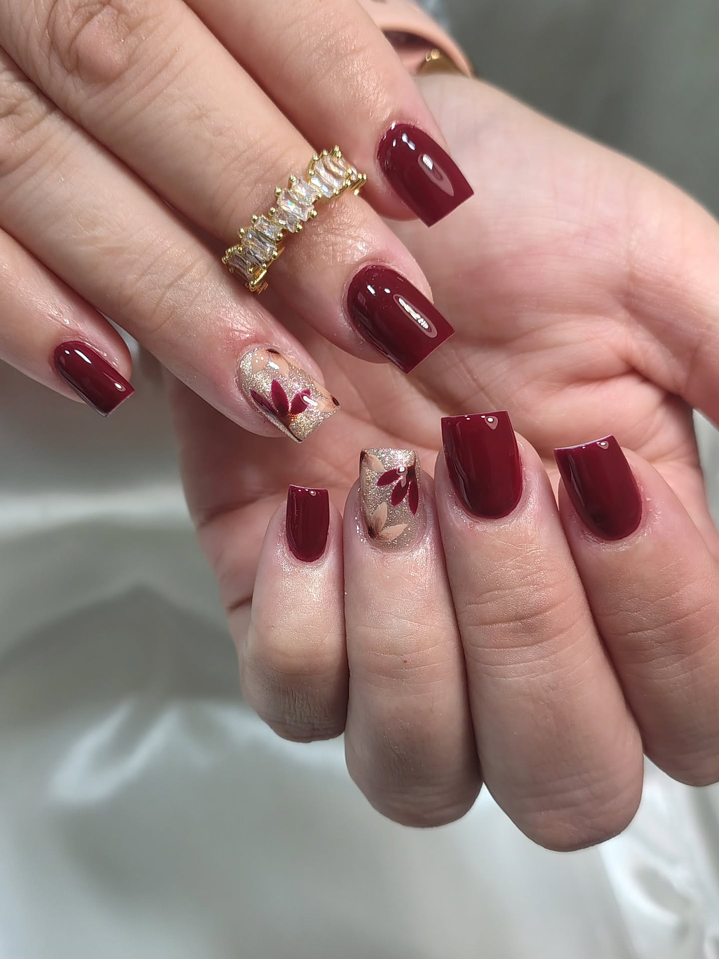 fall burgundy nails with design Burgundy Square Nails With Gold Leaf Accents