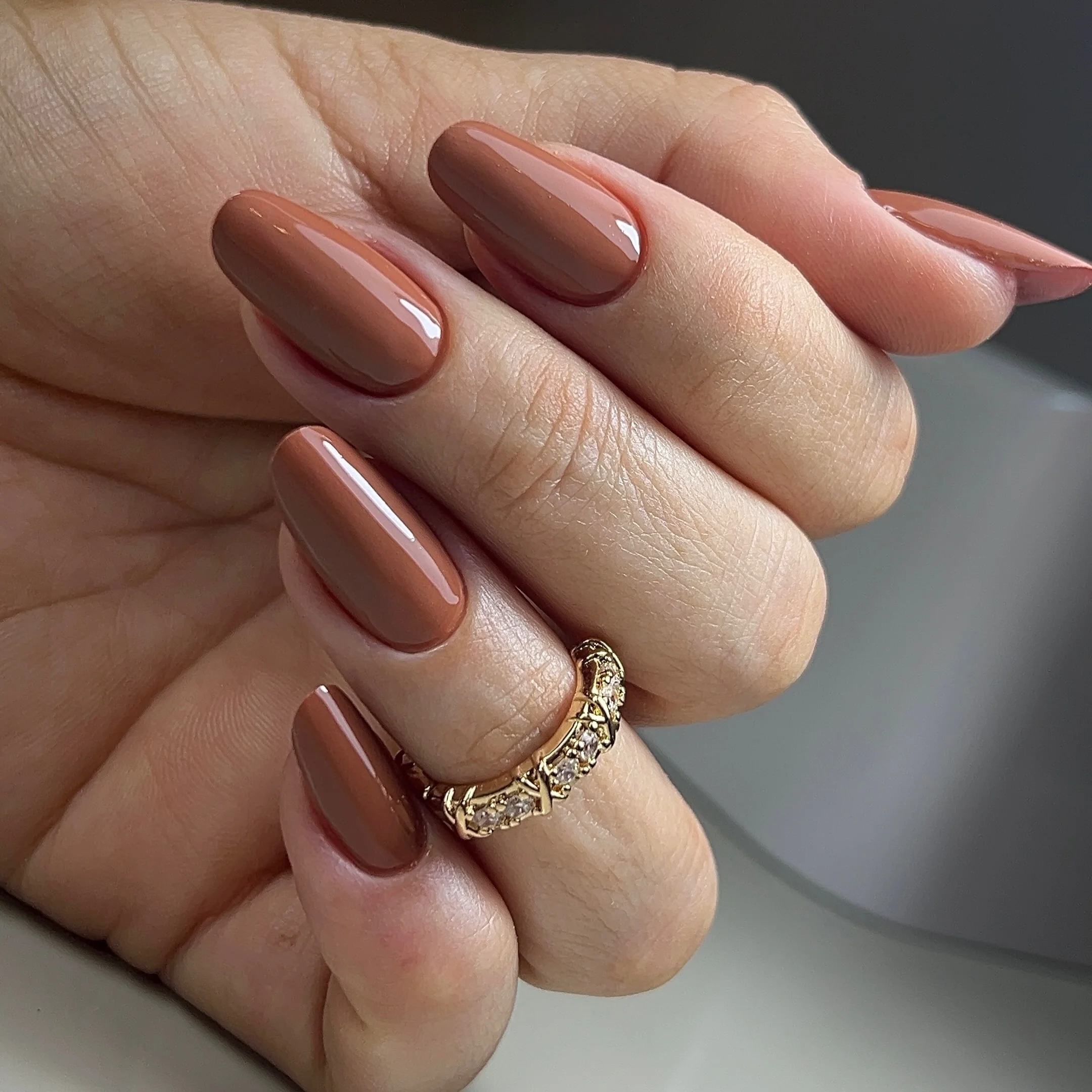 autumn nails color Warm Caramel Brown For An Elegant Everyday Manicure