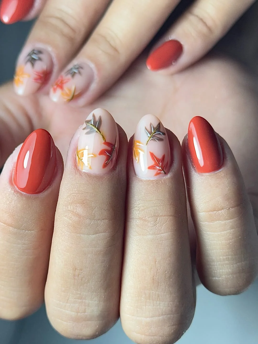 fall manicure ideas 2026 Soft Maple Leaf Autumn Nail Art