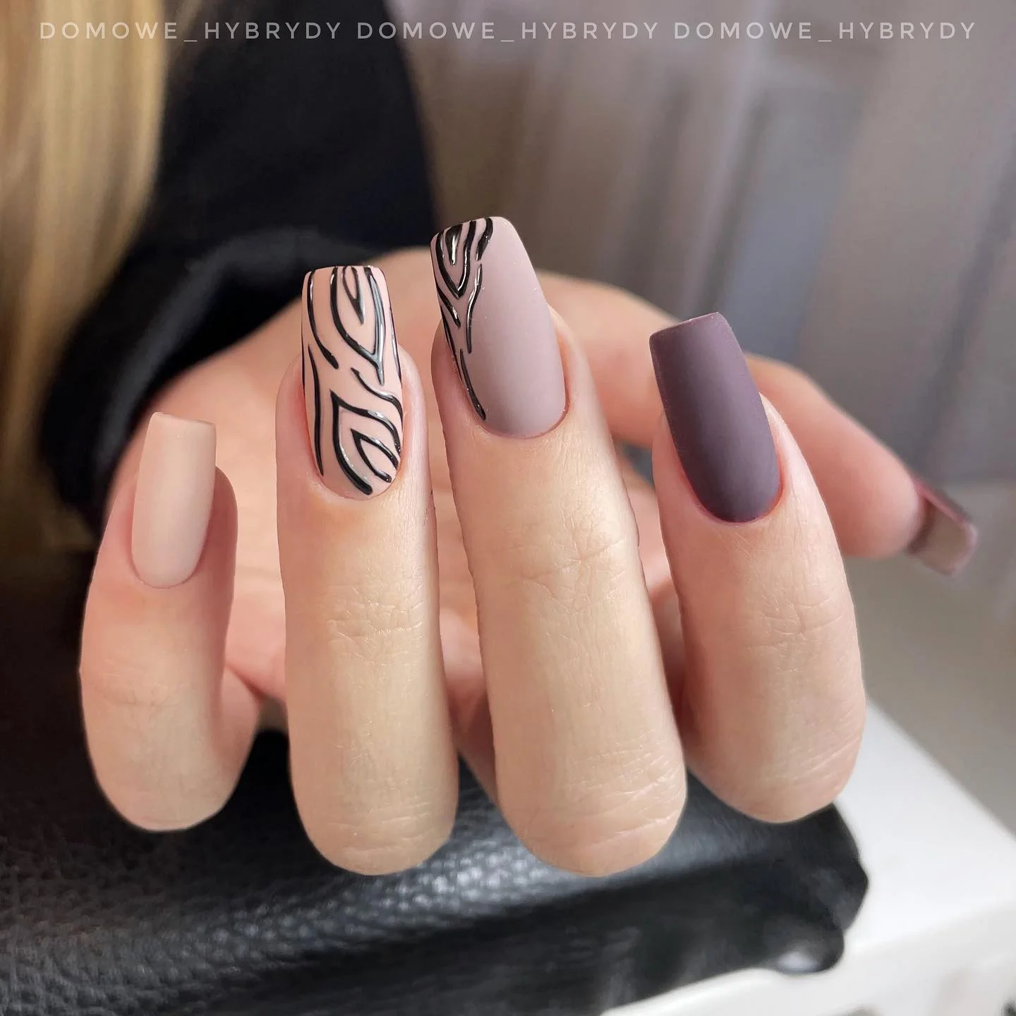 fall long nails 2026 Muted Mauve Nails With Minimal Black Botanical Lines