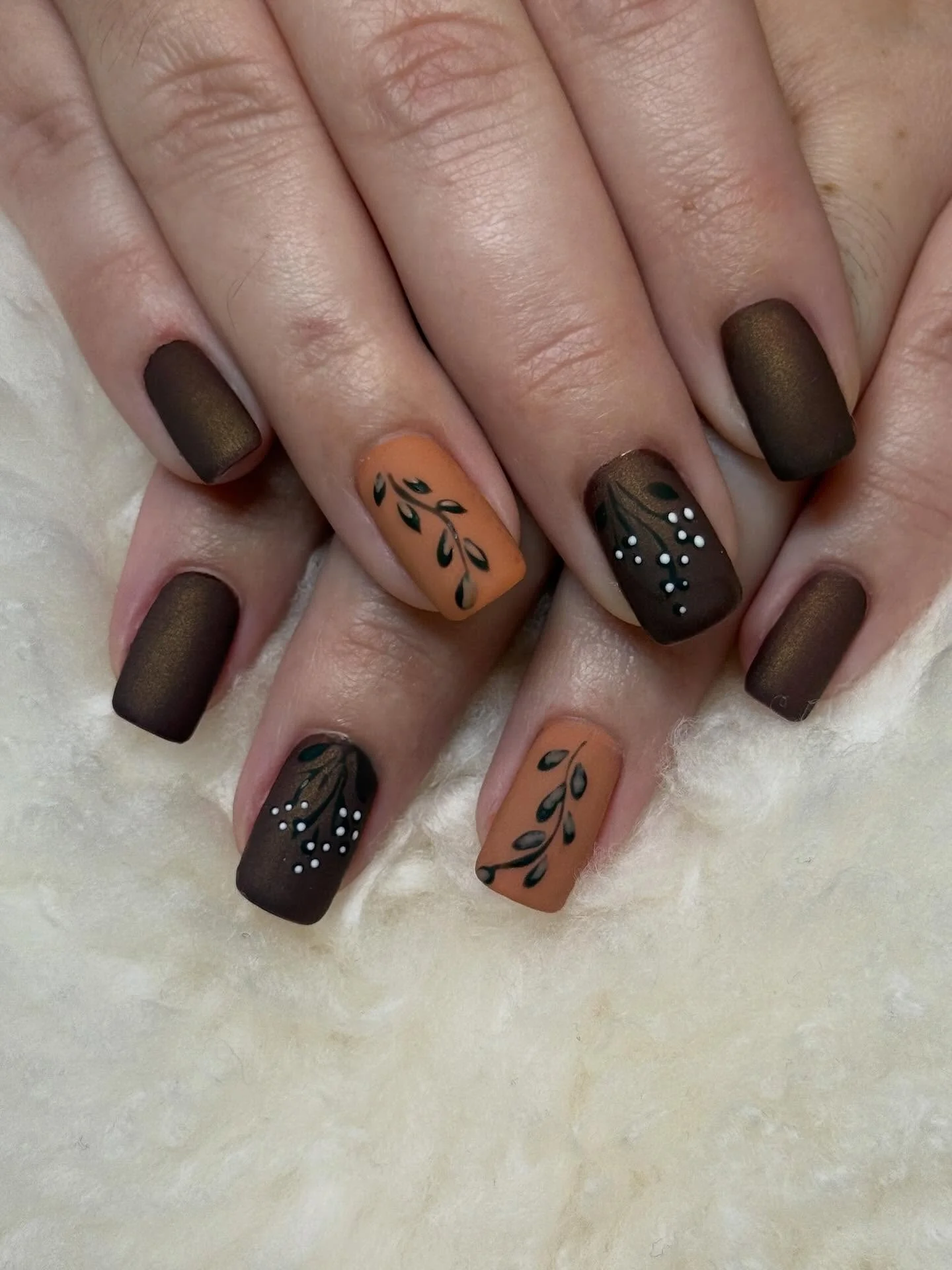 fall nail designs square shape 2026 Matte Woodland Leaves In Earthy Autumn Tones
