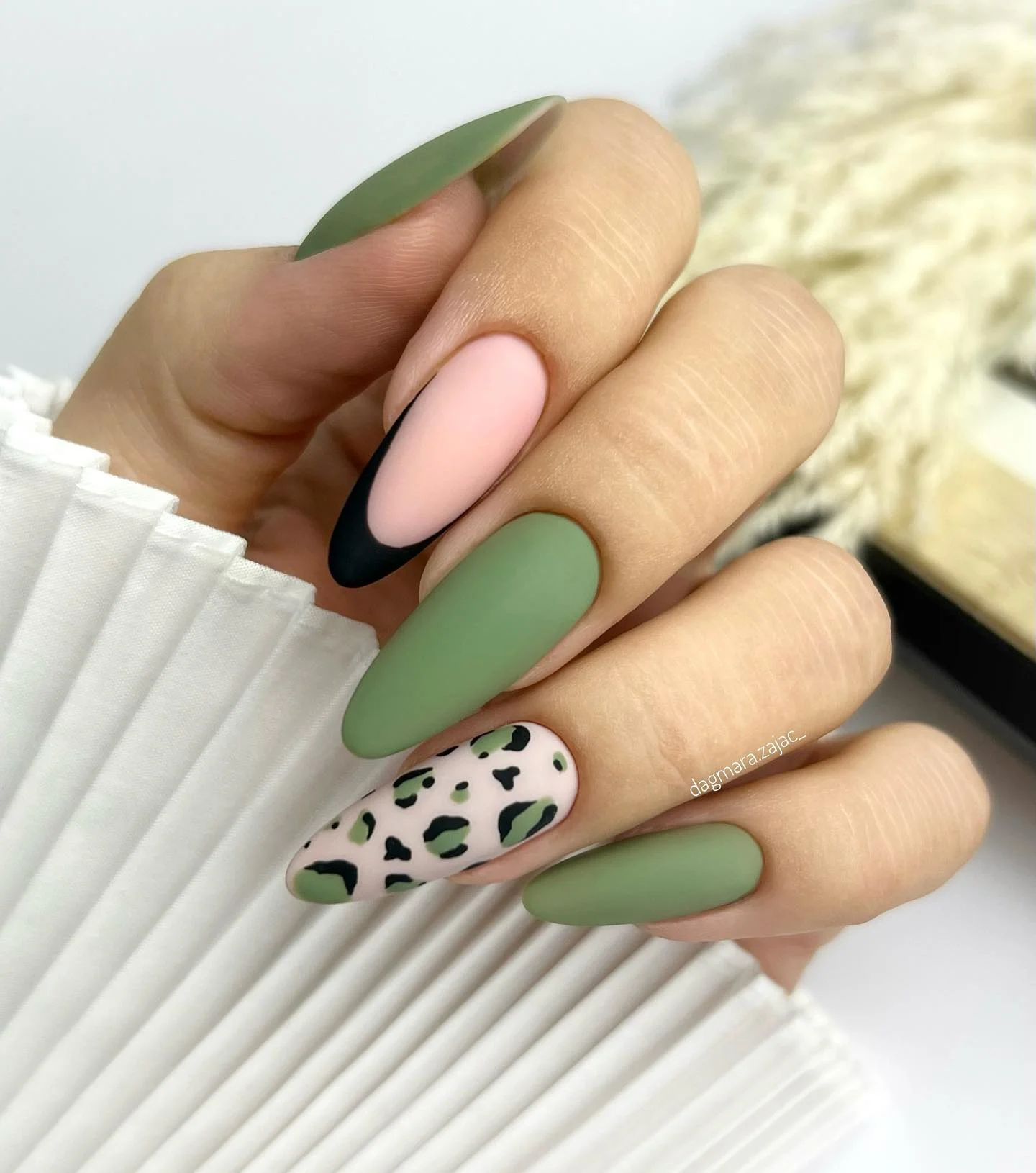 matte fall nails design 2026 Muted Green And Black For A Modern Autumn Mood