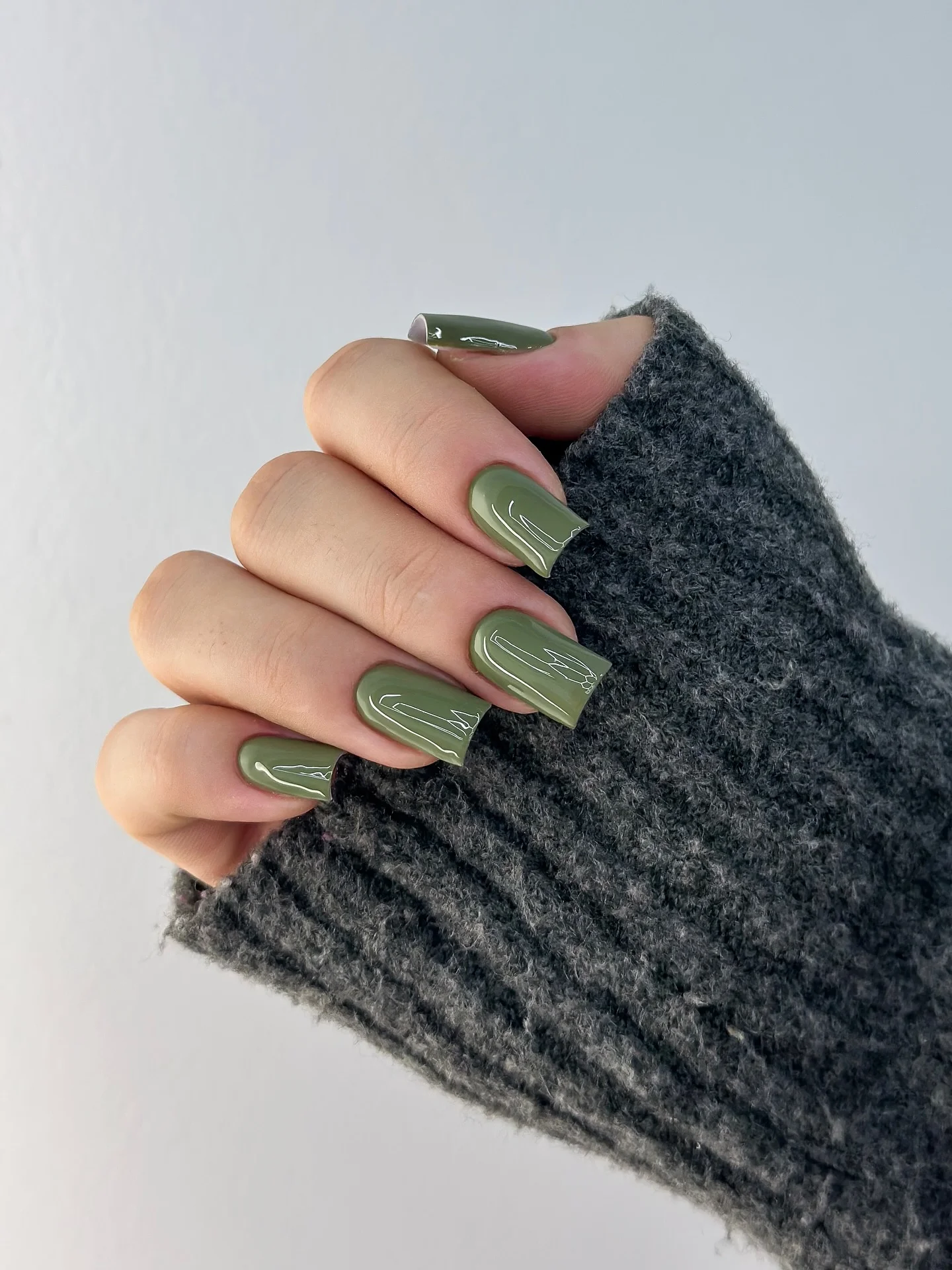 autumn nails color Olive Green With Clean Glossy Lines