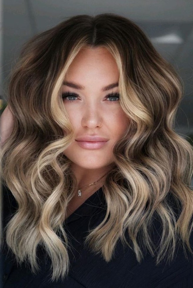 30 Sparkly Ideas of Reverse Balayage Hair Color Trend