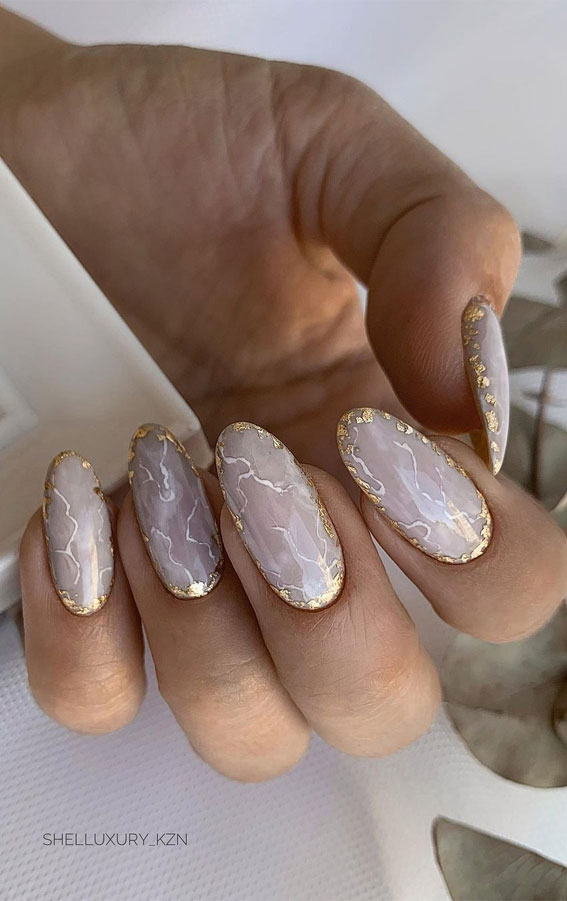 The 42 Nail Trends to Wear for Winter 2021 : Subtle Marble with Gold Outline Nails