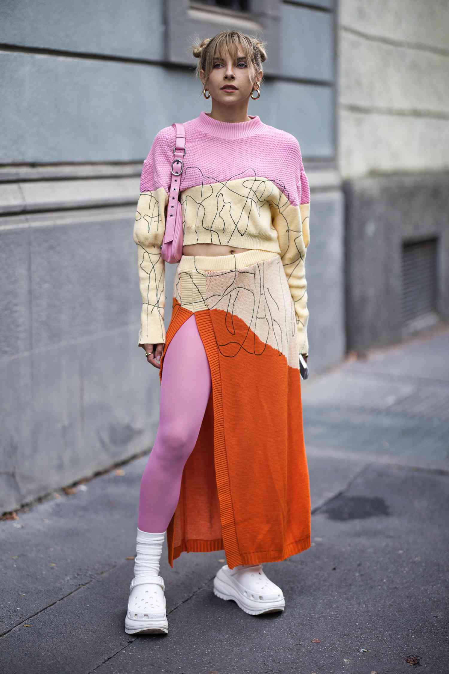 Color-Blocked Knit and Maxi Skirt for a Playful Winter Look Color-Blocked Knit and Maxi Skirt for a Playful Winter Look — Colorful Winter Outfits