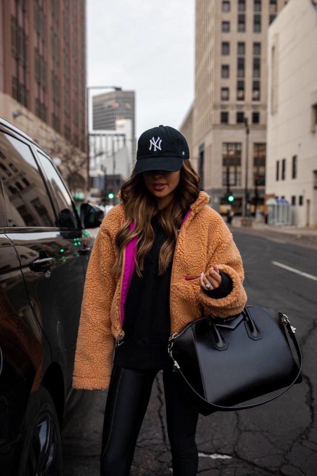 The 10 Piece Athleisure Capsule Wardrobe for Winter - Mia Mia Mine