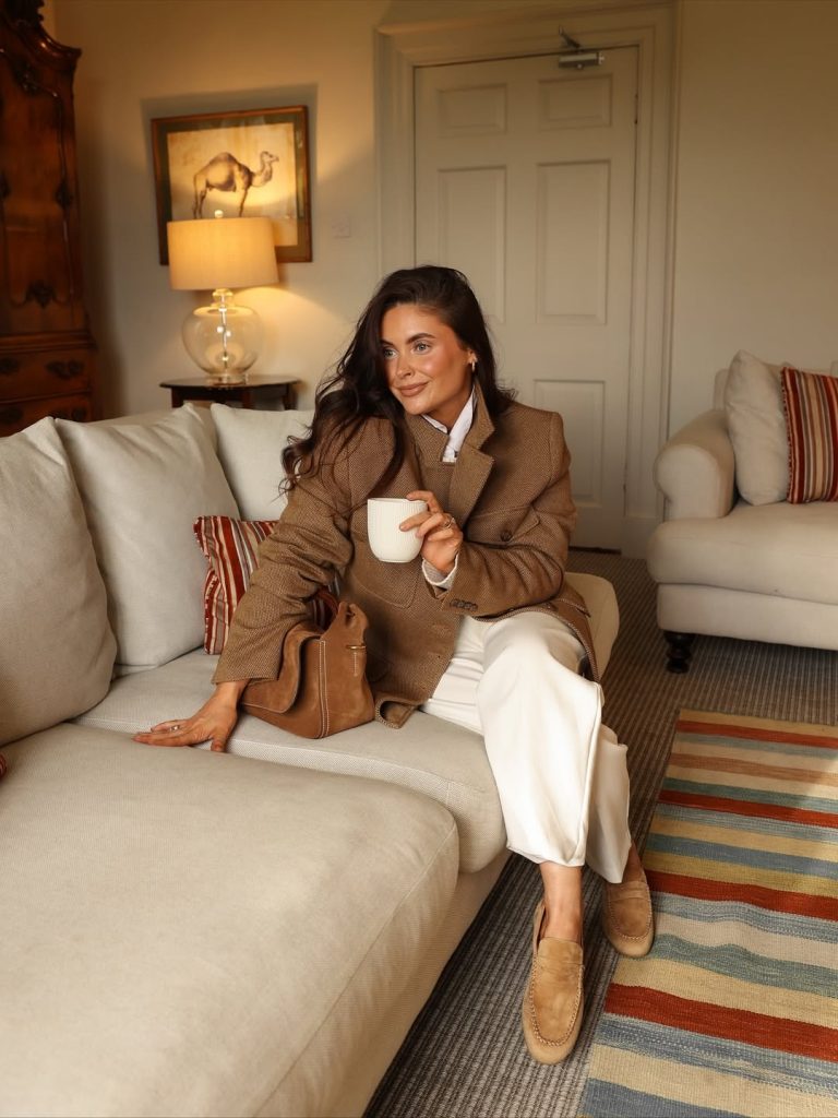 40 Best Old Money Winter Outfits For Women