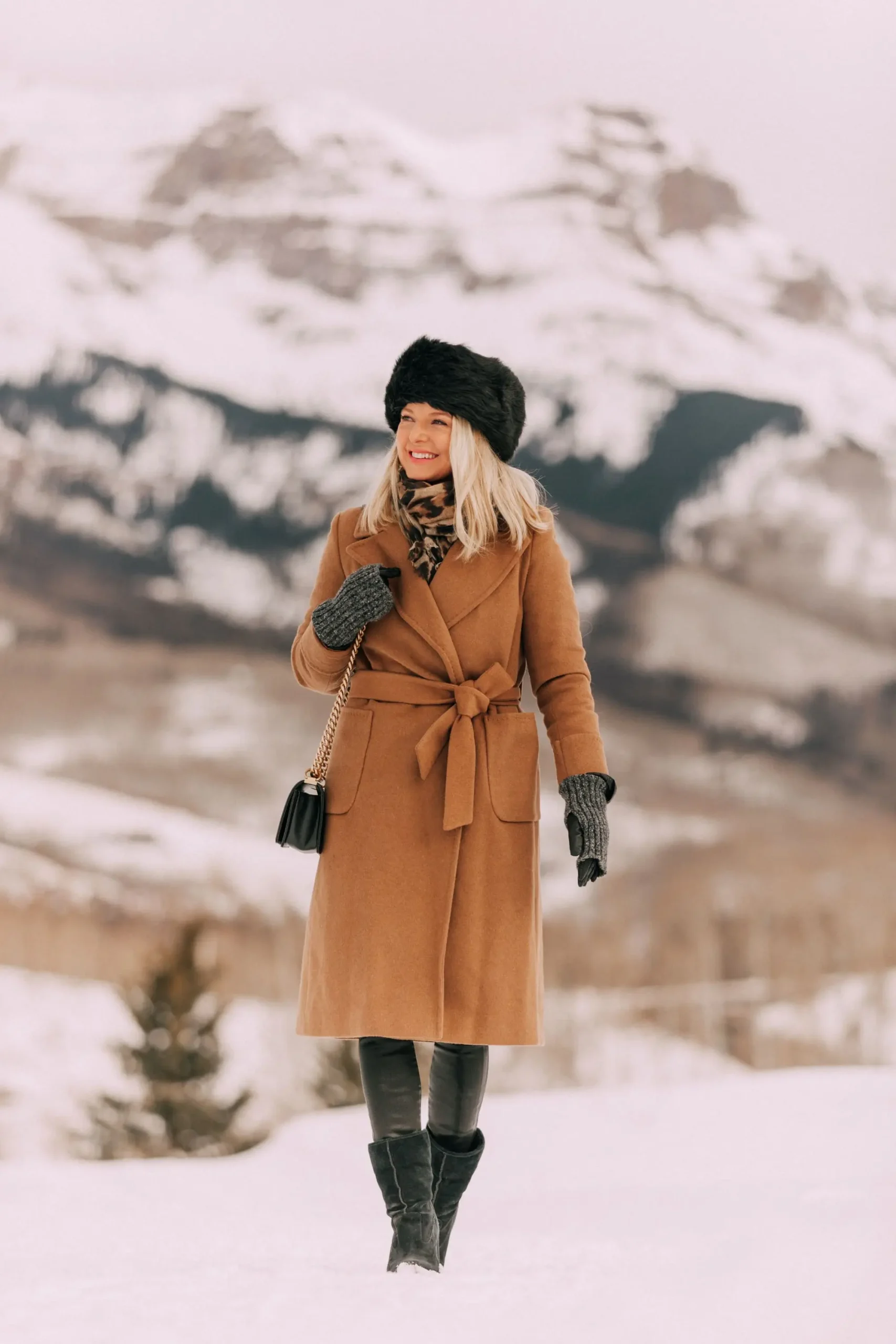 How To Layer Warm Clothes When It's REALLY Cold (And Still Look Chic!)