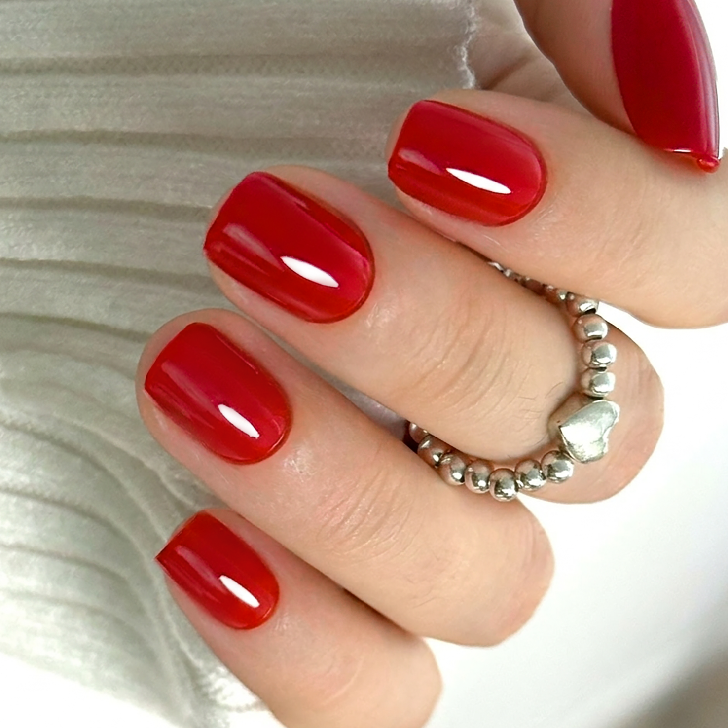Curvlife short squoval solid Gel Press On Nails red glossy shiny for winter Nail Art 2 Week Wear