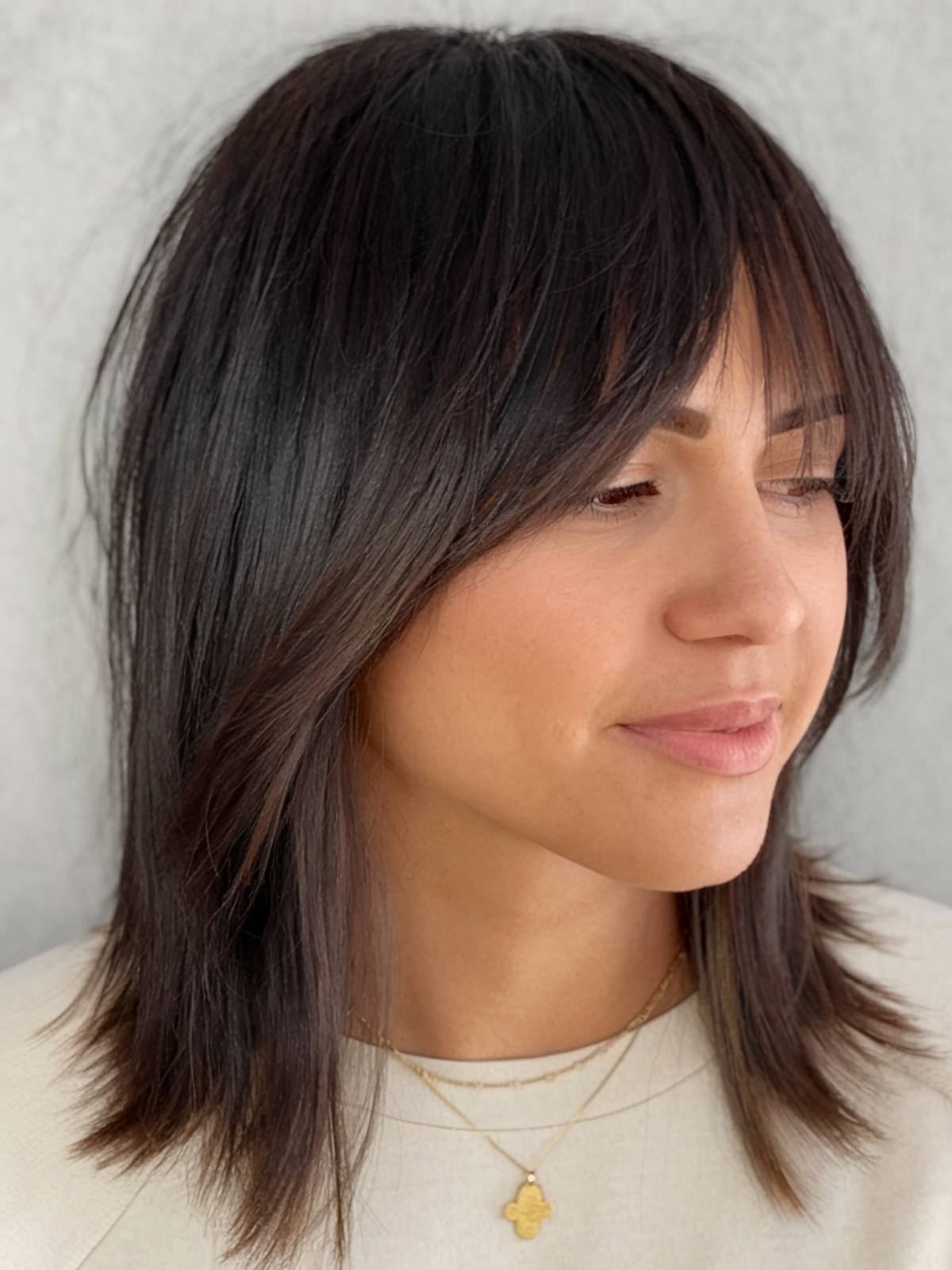 Collarbone Shag Textured Piecey Ends Collarbone Shag Textured Piecey Ends — Winter Haircuts for Straight Hair