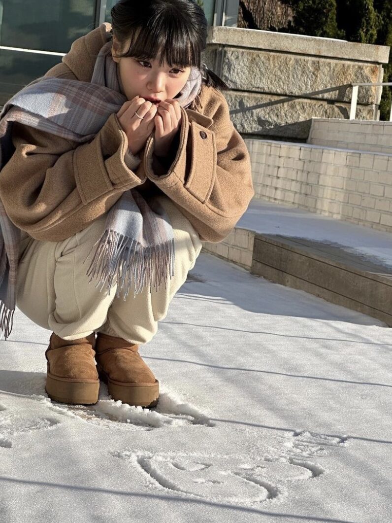 Brown Coat with Plaid Scarf and Platform Boots — Korean Winter Outfits