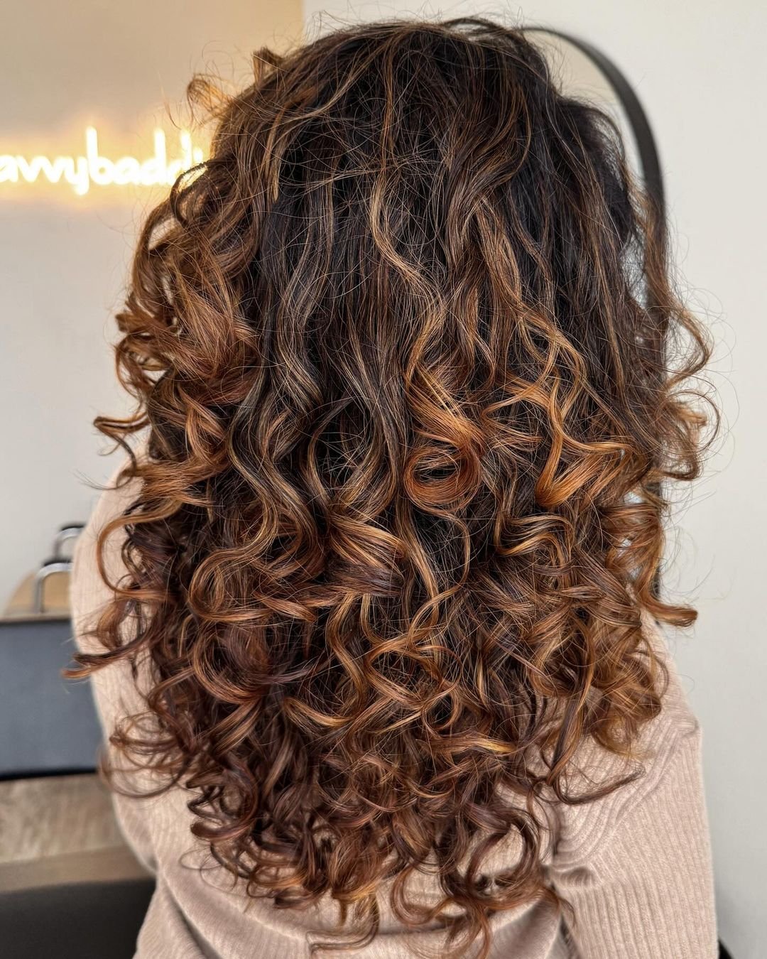 No Bangs Mid-Back Wavy Hair With Reddish Highlights — Dark Chocolate Brown Hair