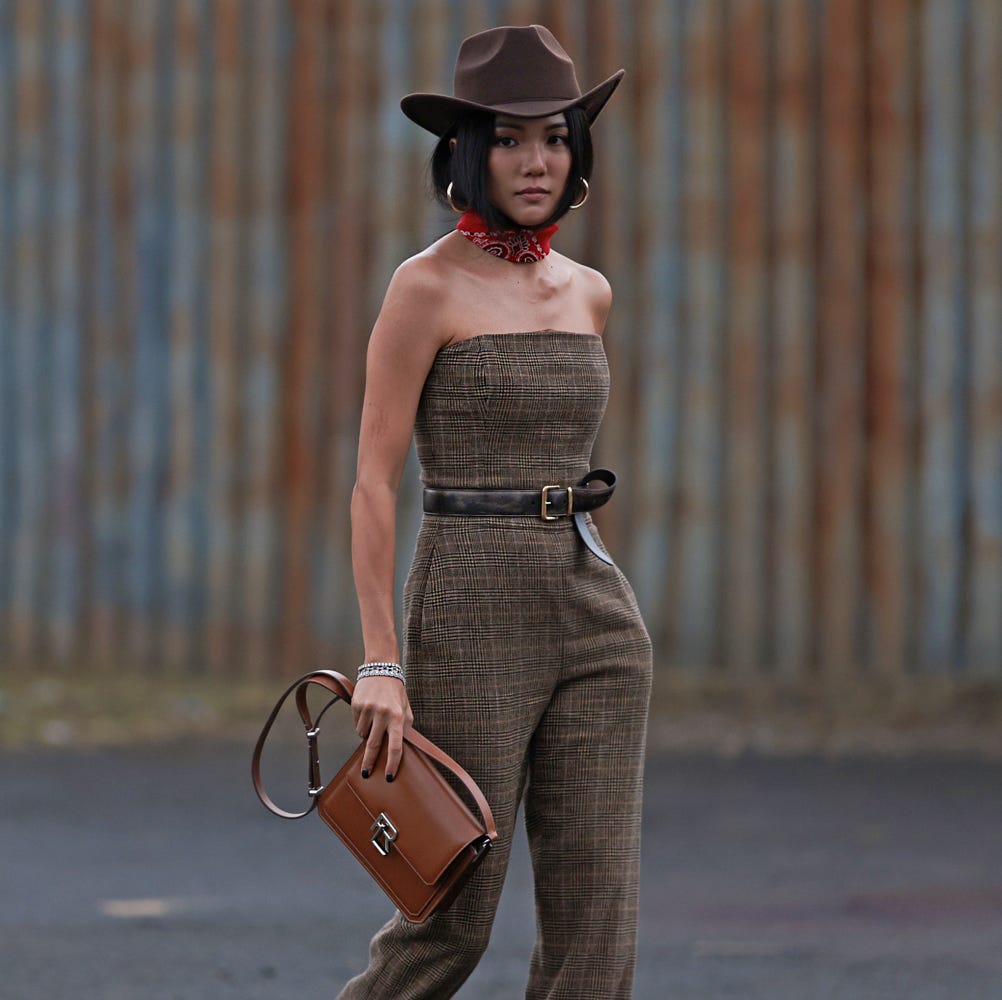 Cropped Suede Jacket and Lace Corset Top Cropped Suede Jacket and Lace Corset Top — Western Winter Outfits