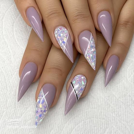 Pale Lavender Stiletto With Iridescent Glitter Pale Lavender Stiletto With Iridescent Glitter — Winter Stiletto Nails