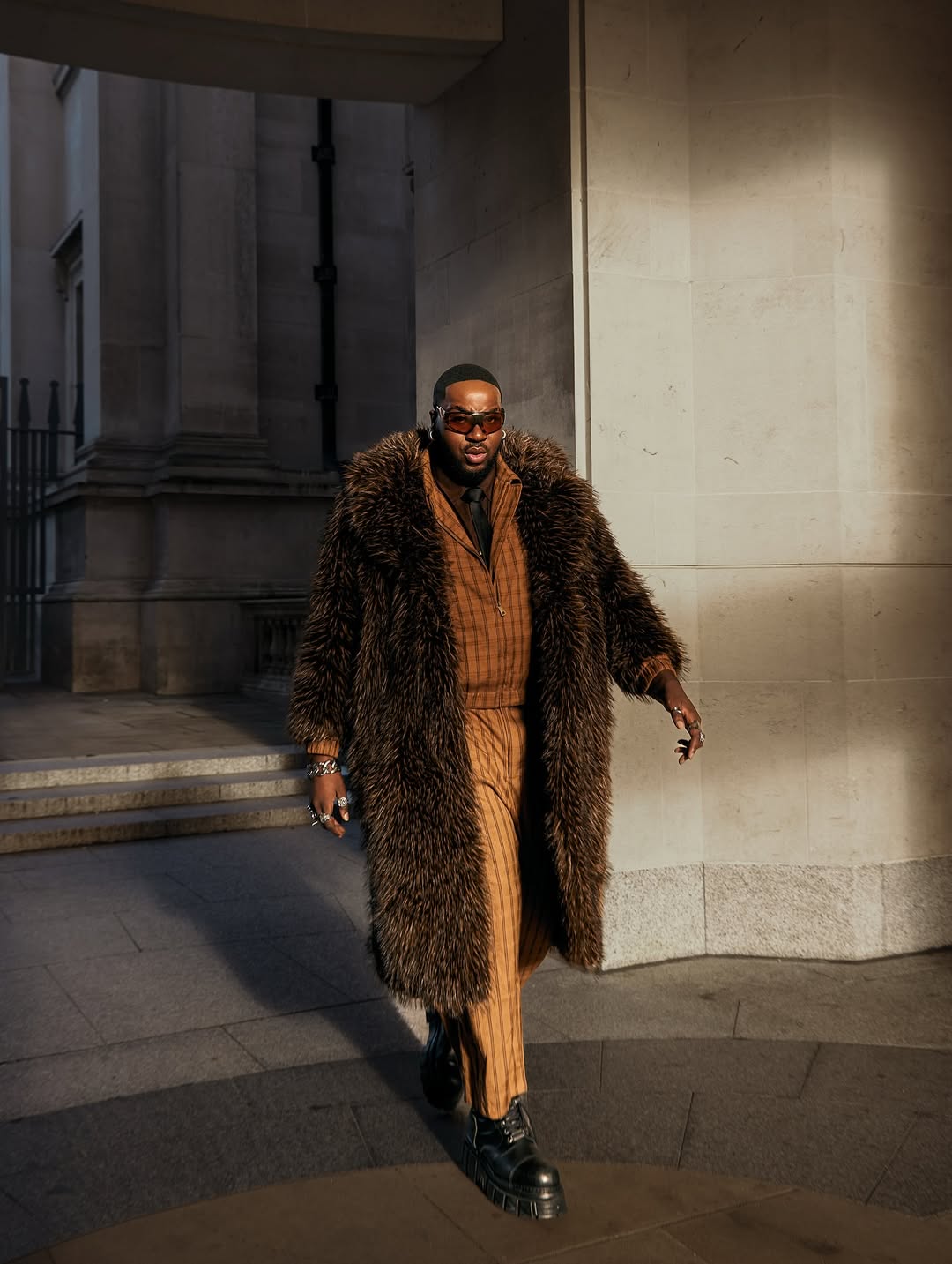 Oversized Leather Bomber Jacket for Streetwear Cool — Winter Outfits for Men