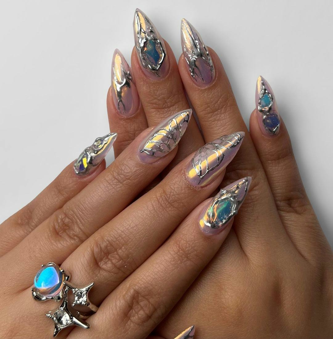 3D Ice Shard Chrome Stilettos 3D Ice Shard Chrome Stilettos — Long Winter Nails