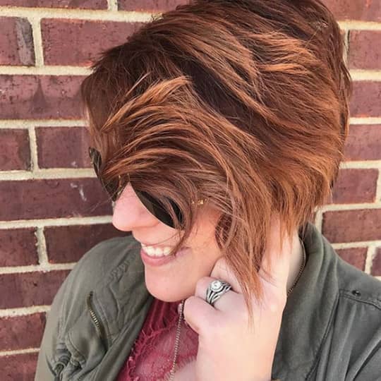 до ушей Voluminous Grey Pixie With Fringe — Winter Haircuts for Women Over 50
