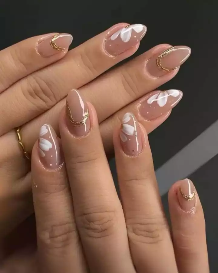 Sheer Nude Floral Gold Accent Nails Sheer Nude Floral Gold Accent Nails — easy nail designs