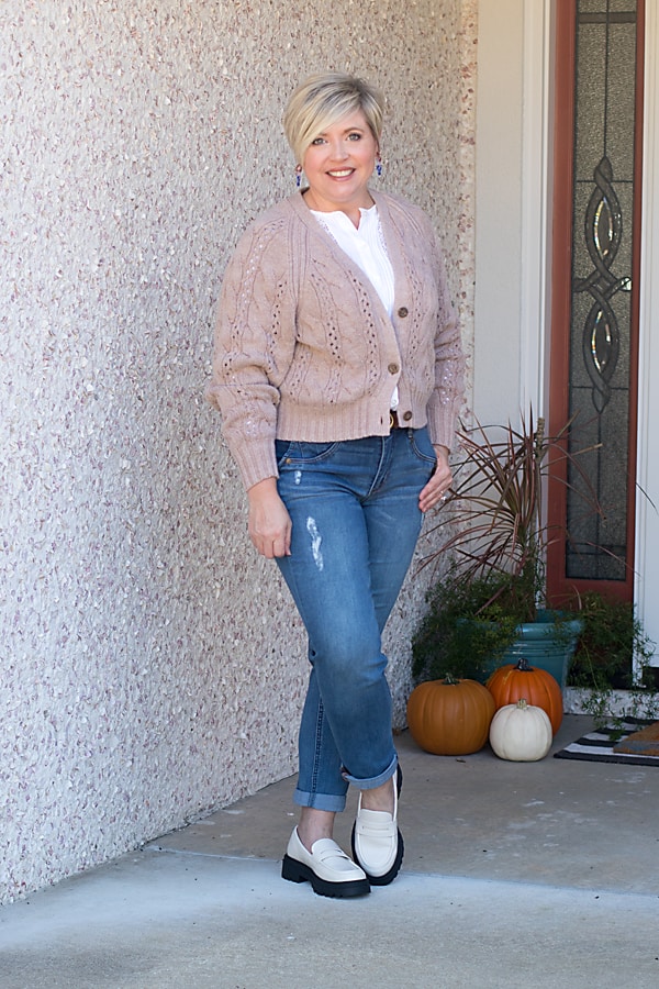Beige Cable-Knit Cardigan with Distressed Jeans for Casual Fall Daywear Beige Cable-Knit Cardigan with Distressed Jeans for Casual Fall Daywear — Fall to Winter Outfits