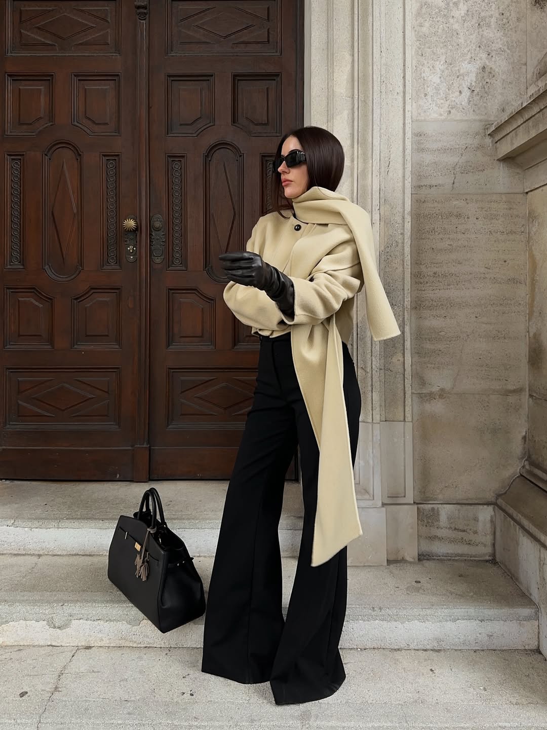 Dramatic Scarf and Leather Gloves for Chic Travel — Winter Travel Outfits