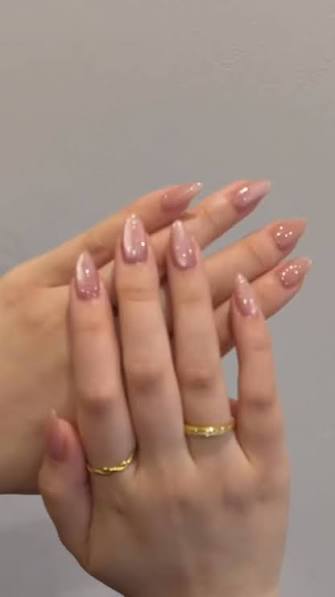 Glossy Cat-Eye Effect Nail Design Glossy Cat-Eye Effect Nail Design — neutral nail colors