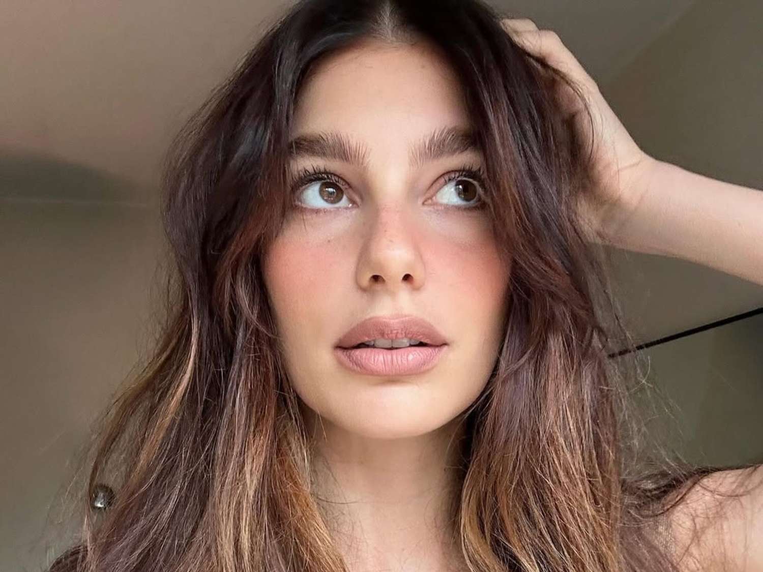 Mid-Back Chestnut Brown With Subtle Highlights Mid-Back Chestnut Brown With Subtle Highlights — Winter Hair Colors for Brown Eyes
