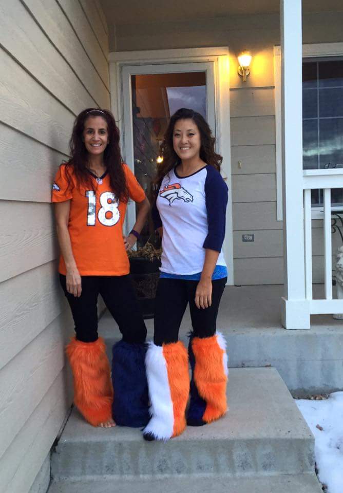 Team Jersey with Bold Leg Warmers for a Sporty Vibe Team Jersey with Bold Leg Warmers for a Sporty Vibe — Cold Weather Game Day Outfits