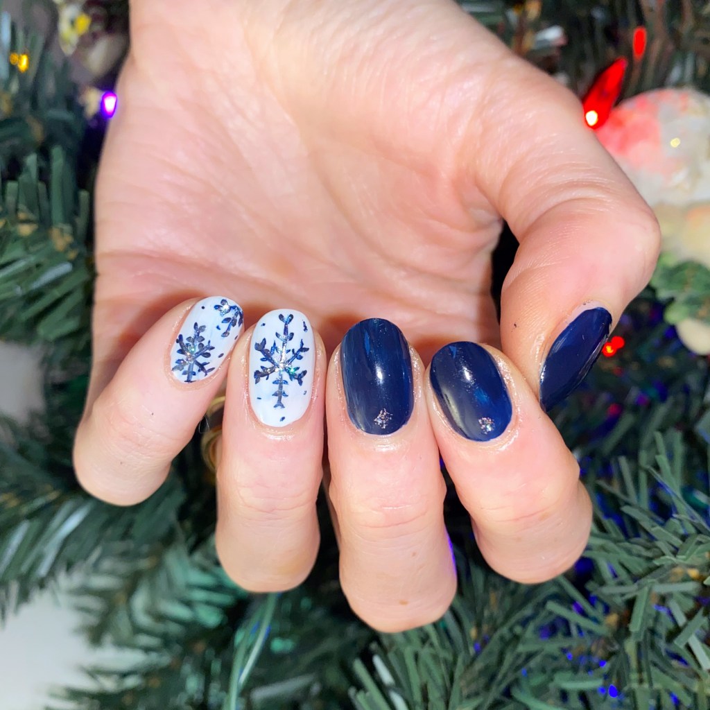Navy Blue Freehand Snowflake Art Nails Navy Blue Freehand Snowflake Art Nails — Snowflake Nails