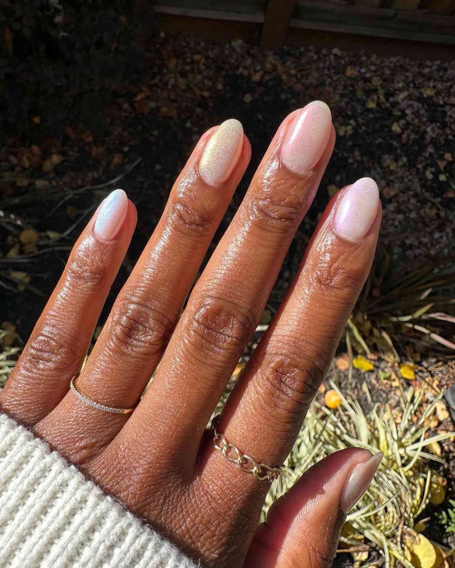 Iridescent Shimmer Oval Nails Iridescent Shimmer Oval Nails — Pastel Winter Nails