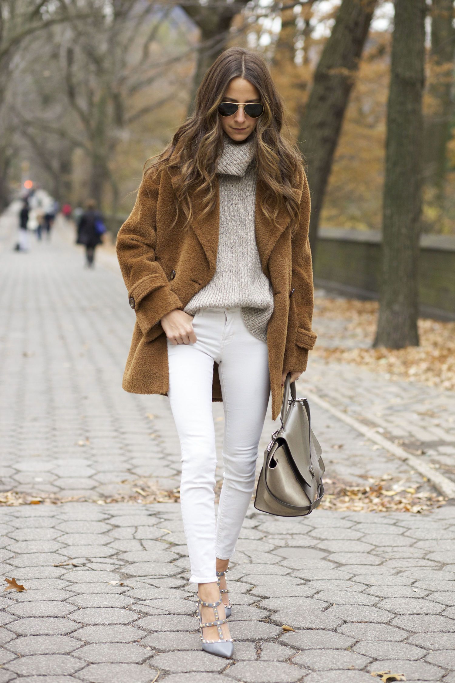 Textural Contrast: White Skinny Jeans with Teddy Coat — Winter Outfits with Jeans