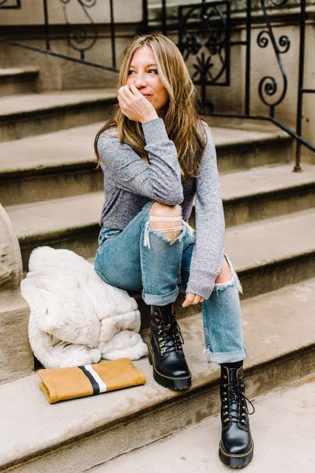 Comfortable Casual with Fuzzy Coat and Ripped Jeans Comfortable Casual with Fuzzy Coat and Ripped Jeans — Combat Boots Outfits