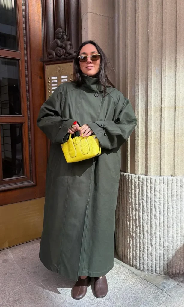 Statement Piece: Oversized Dark Green Trench Coat with Yellow Handbag Statement Piece: Oversized Dark Green Trench Coat with Yellow Handbag — Long Coat Outfits