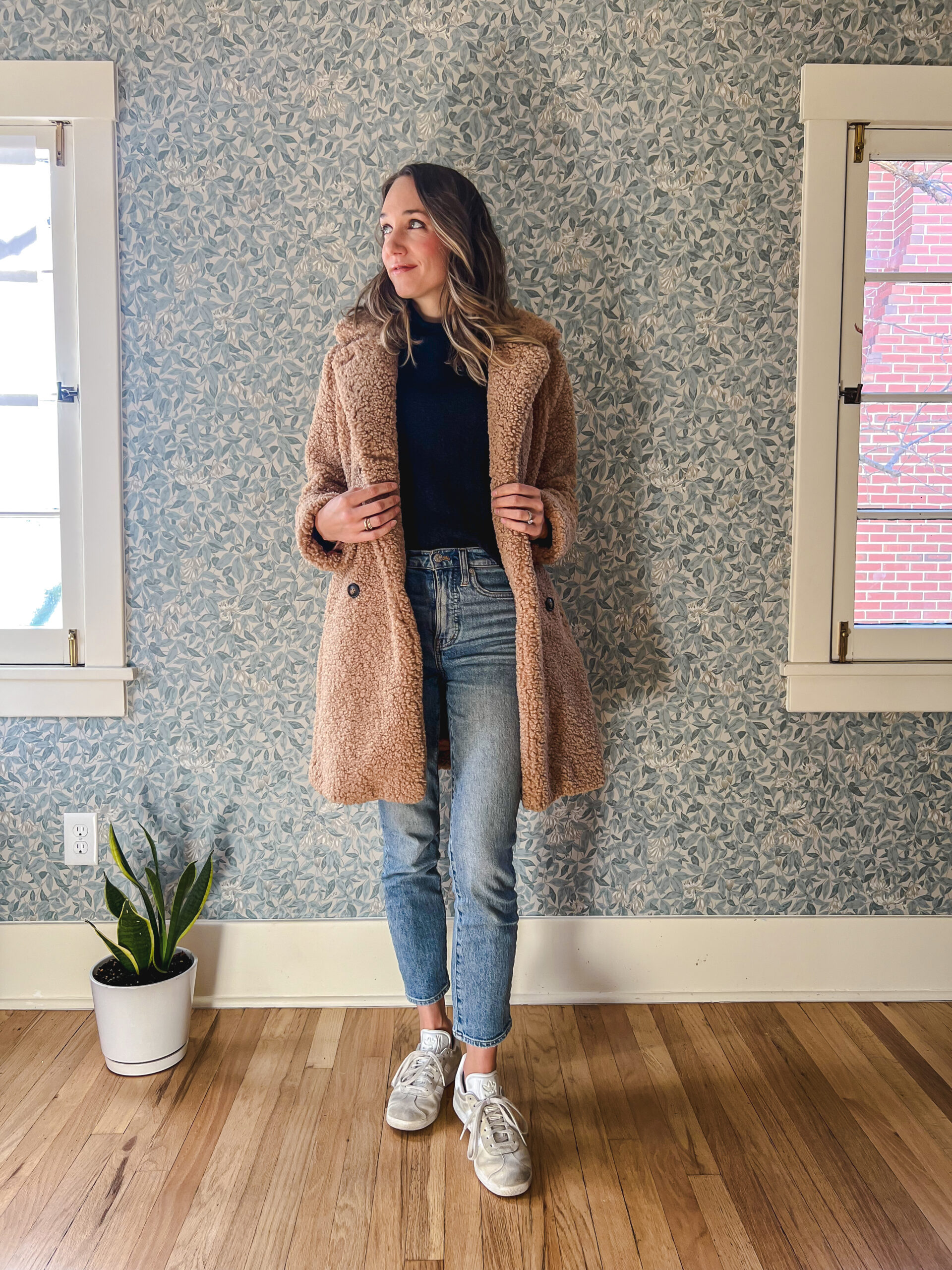 Cozy Teddy Coat with Black Turtleneck and Denim Cozy Teddy Coat with Black Turtleneck and Denim — Casual Winter Outfits