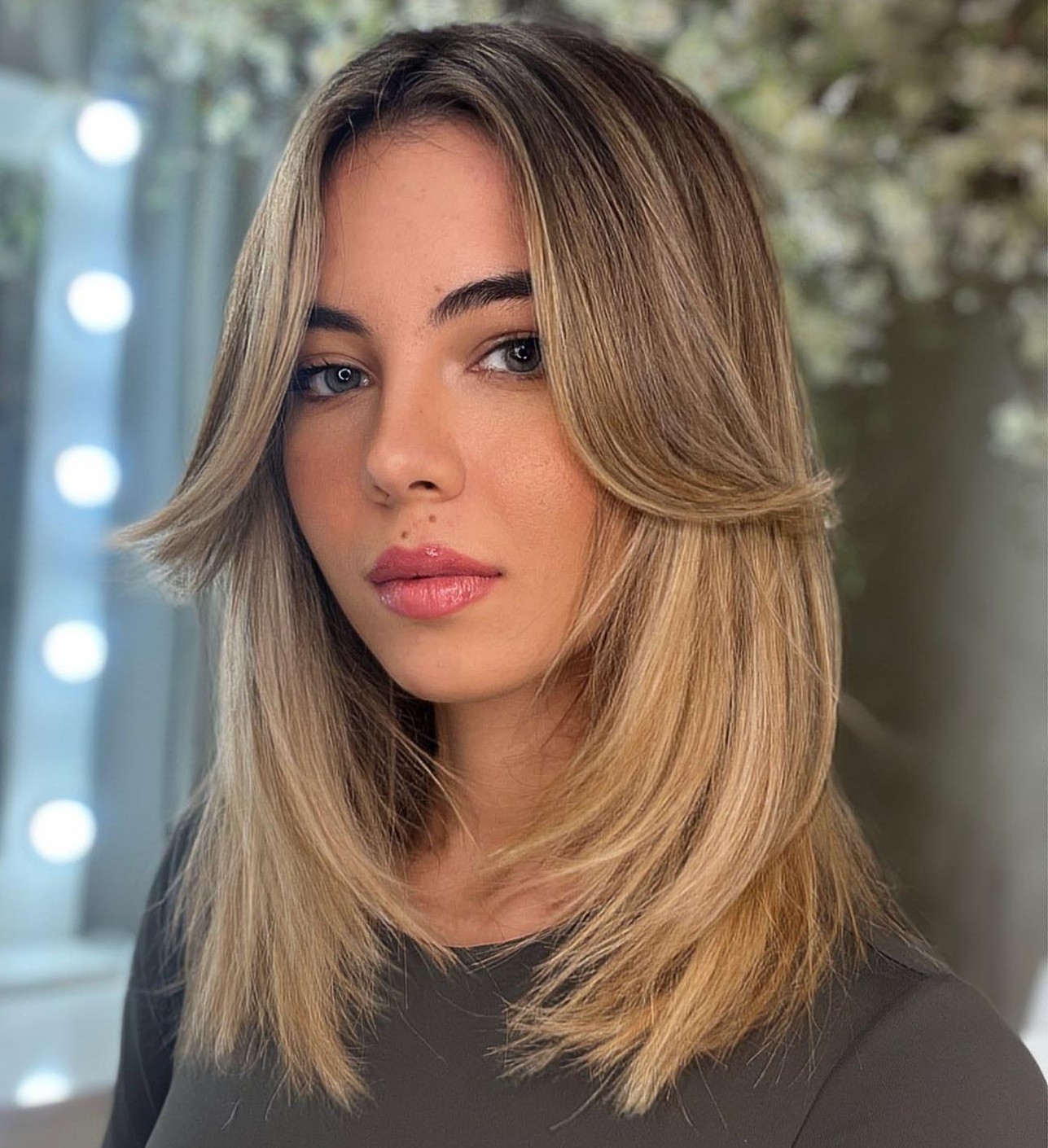 Fine Straight Collarbone Layers With Blowout Fine Straight Collarbone Layers With Blowout — Medium Length Winter Haircuts