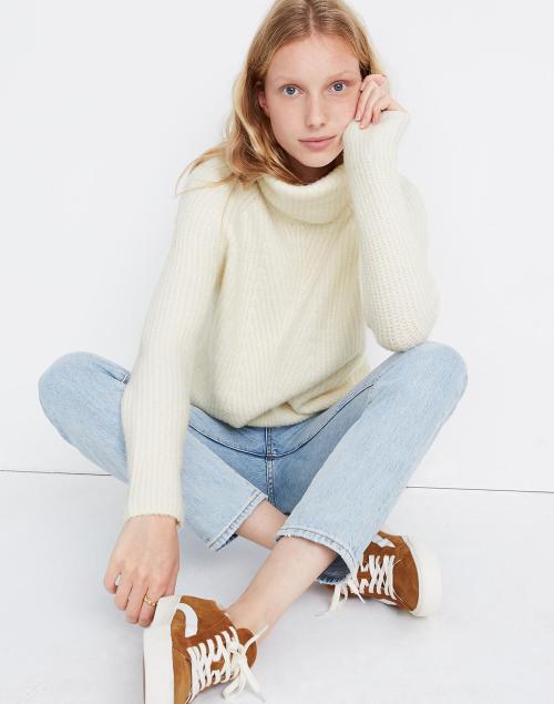 Ribbed Knit Turtleneck with Platform Sneakers Ribbed Knit Turtleneck with Platform Sneakers — Early Winter Outfits