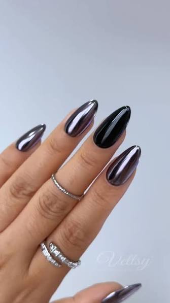 Medium Stiletto Black with Metallic Chrome Effect Medium Stiletto Black with Metallic Chrome Effect — black nail ideas