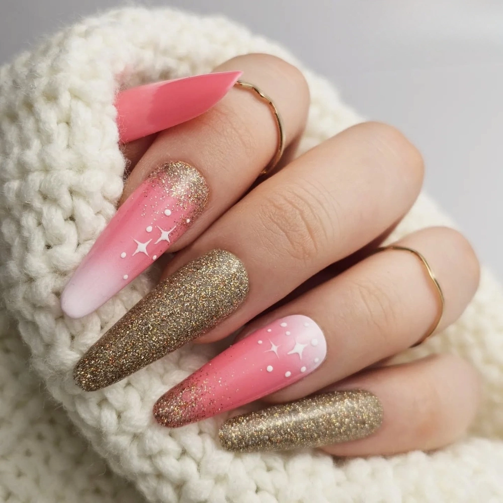 Gold Glitter Gradient Stiletto Nails Gold Glitter Gradient Stiletto Nails — Winter Acrylic Nails
