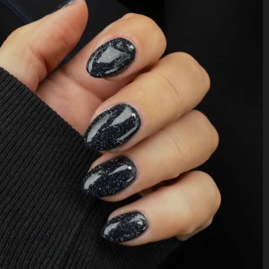 Glossy Black Silver Glitter Oval Nails Glossy Black Silver Glitter Oval Nails — Winter Black Nails