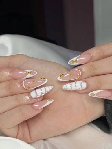 Gold Chrome French Tips on Almonds Gold Chrome French Tips on Almonds — almond nail inspo
