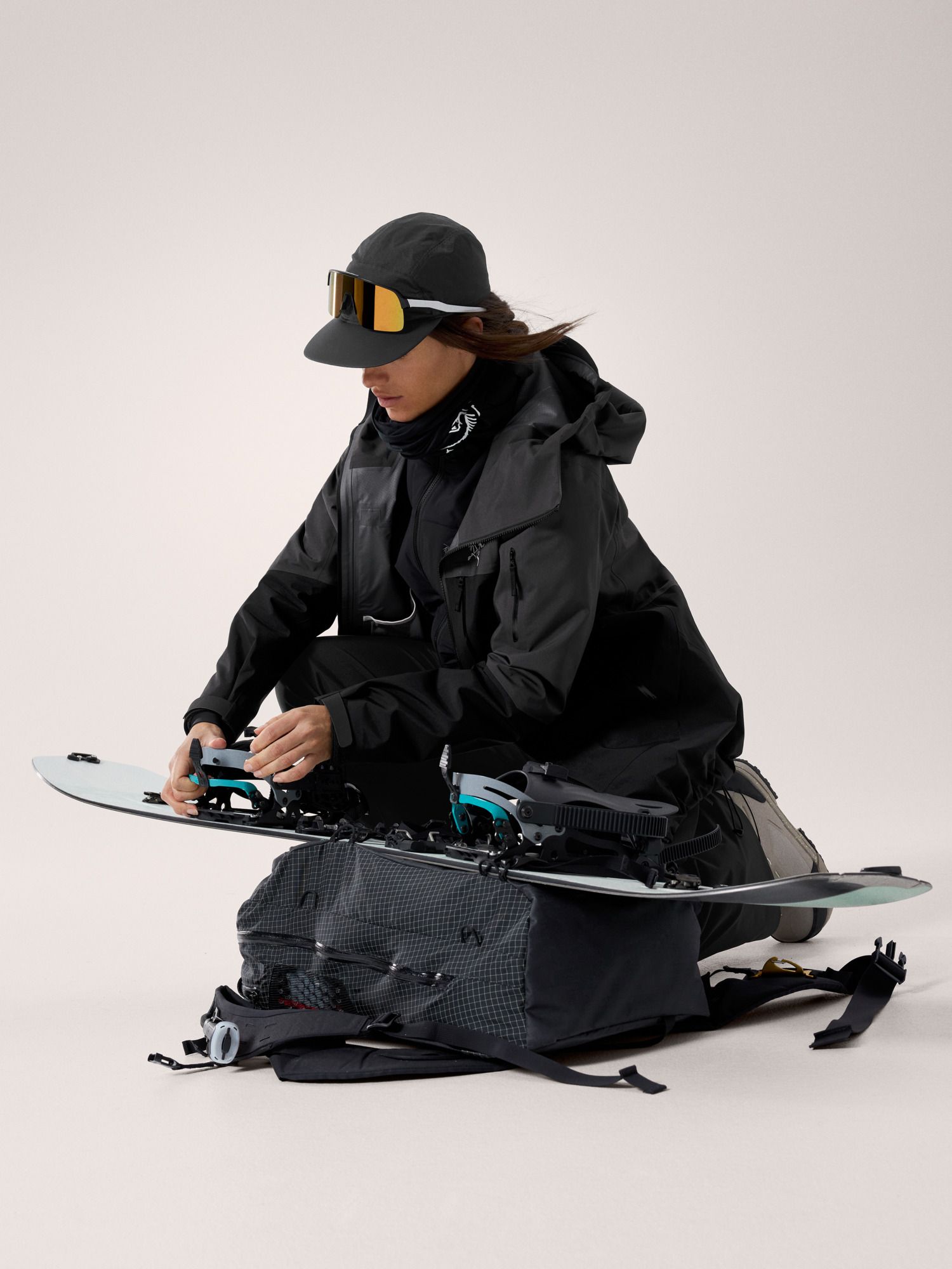 Black Technical Jacket and Balaclava for Ultimate Snowboarding Protection Black Technical Jacket and Balaclava for Ultimate Snowboarding Protection — Snowboarding Outfits