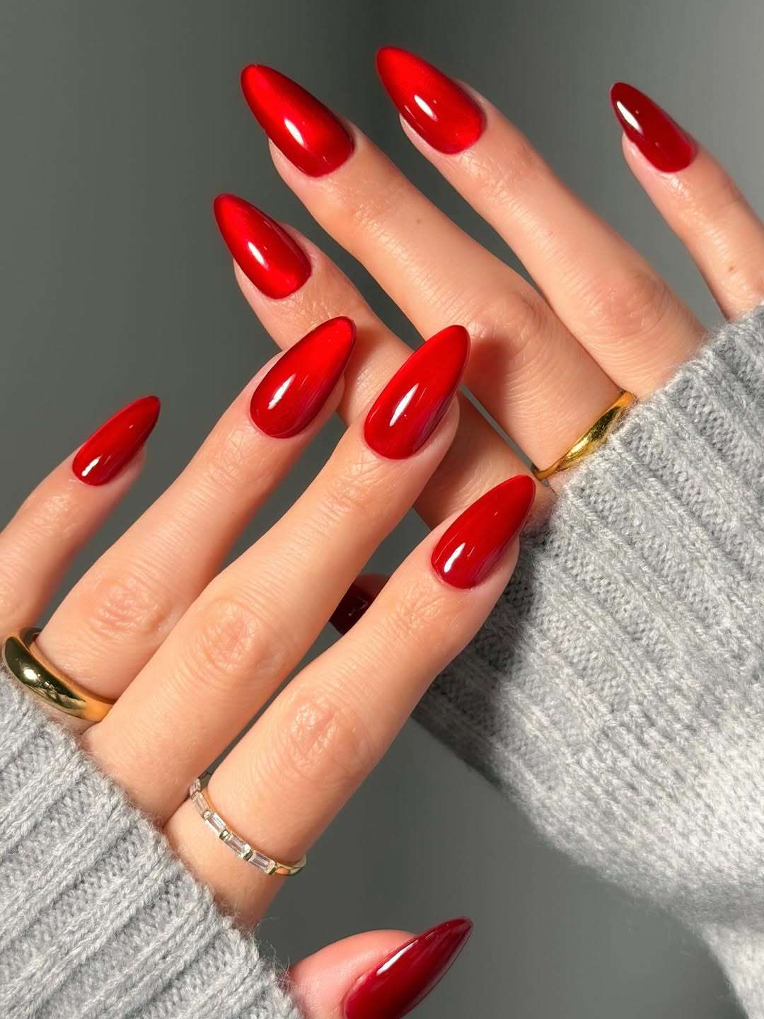 Vibrant Glossy Red Almond Nails Vibrant Glossy Red Almond Nails — Winter Red Nails