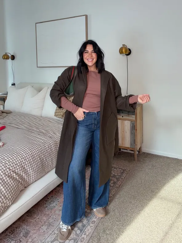 Mauve Top with Blue Jeans and Oversized Brown Wrap Coat Mauve Top with Blue Jeans and Oversized Brown Wrap Coat — Comfy Winter Outfits