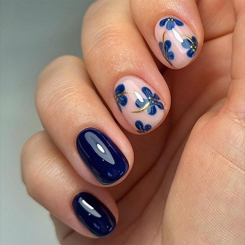 Short Oval Glossy Navy Blue Short Oval Glossy Navy Blue — Navy Blue Nails