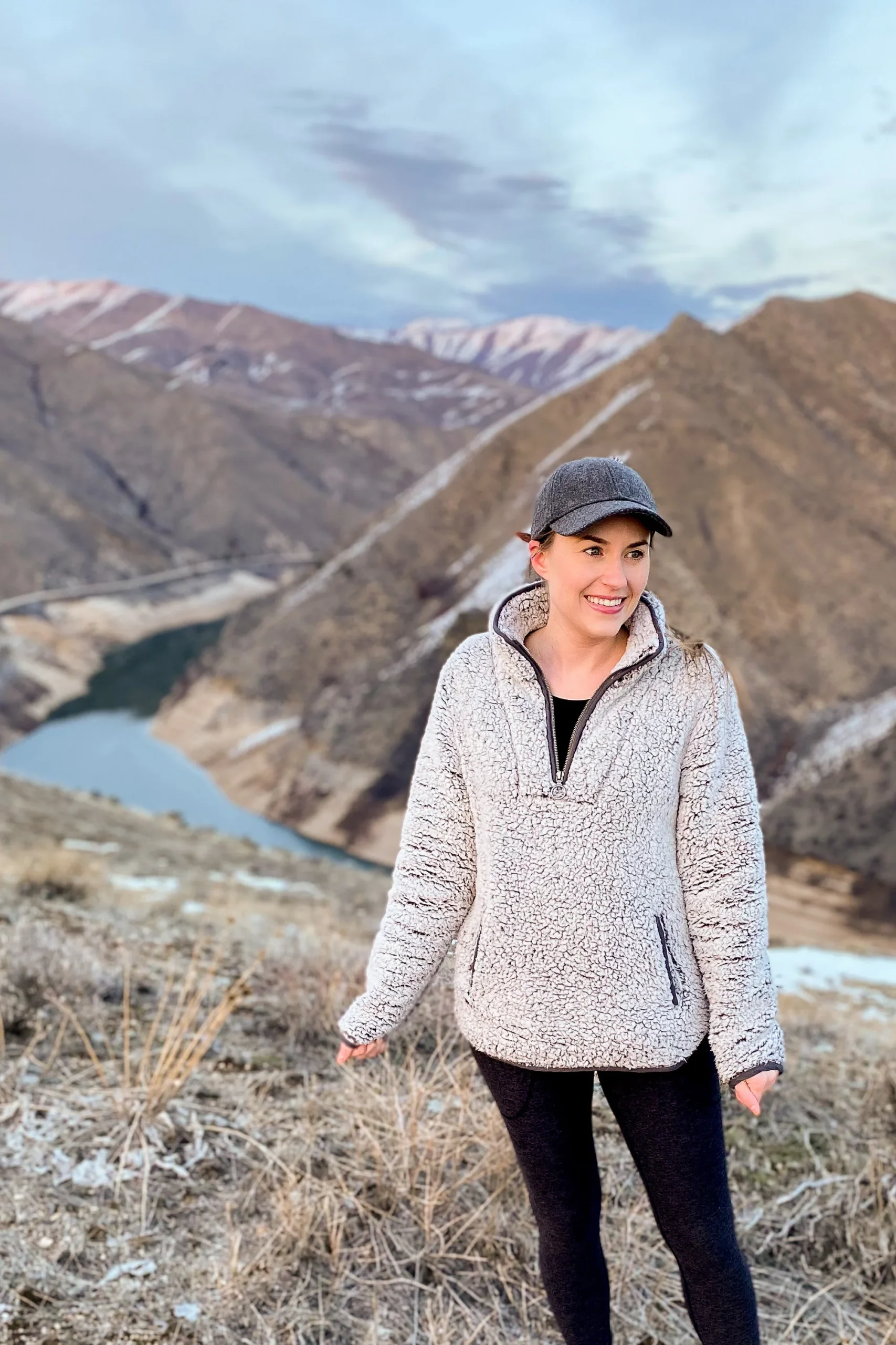 Sherpa Quarter-Zip for Elevated Outdoor Comfort Sherpa Quarter-Zip for Elevated Outdoor Comfort — Winter Hiking Outfits