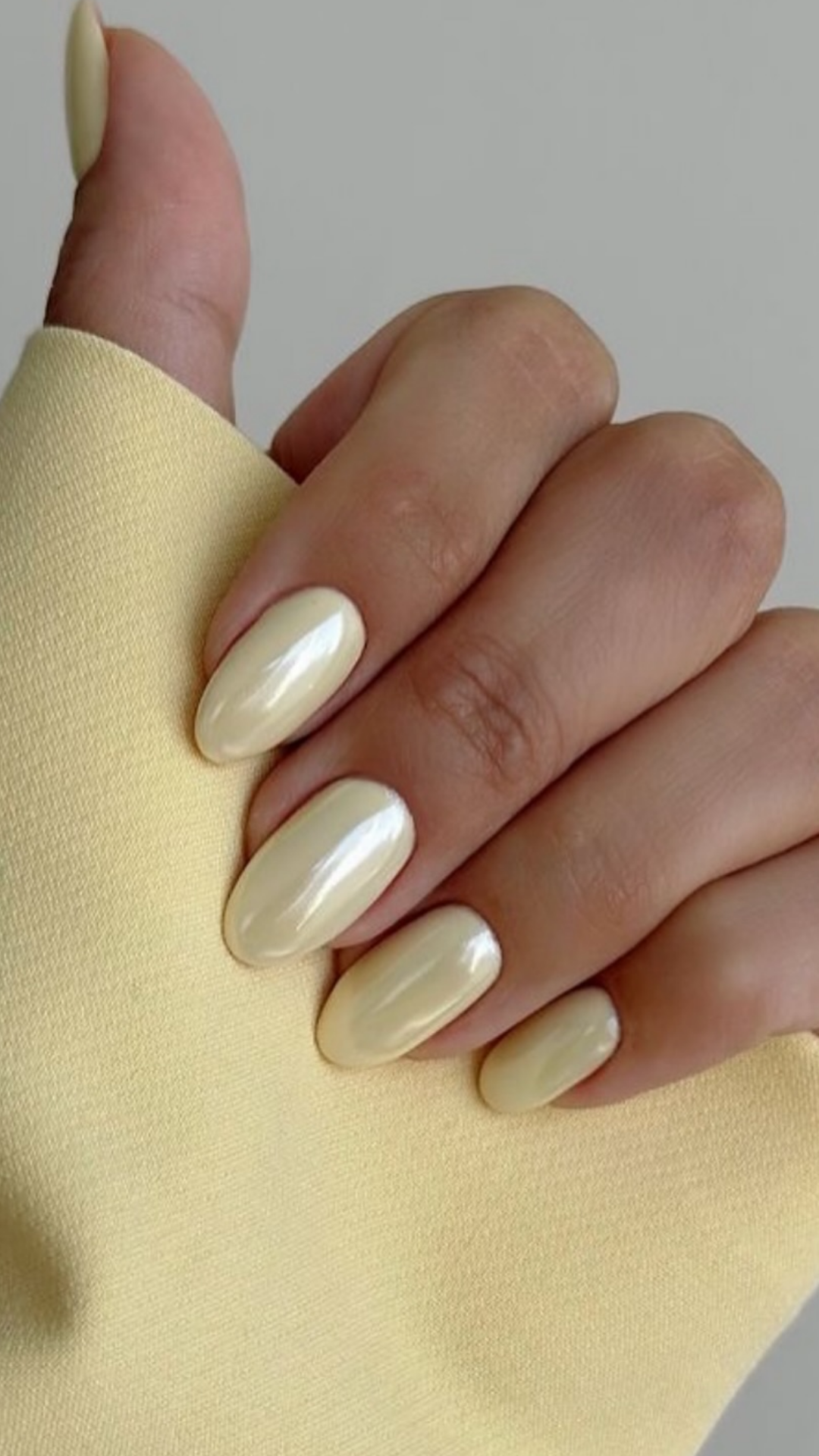 Sheer Pink Floral Oval Nails Sheer Pink Floral Oval Nails — Winter to Spring Transition Nails