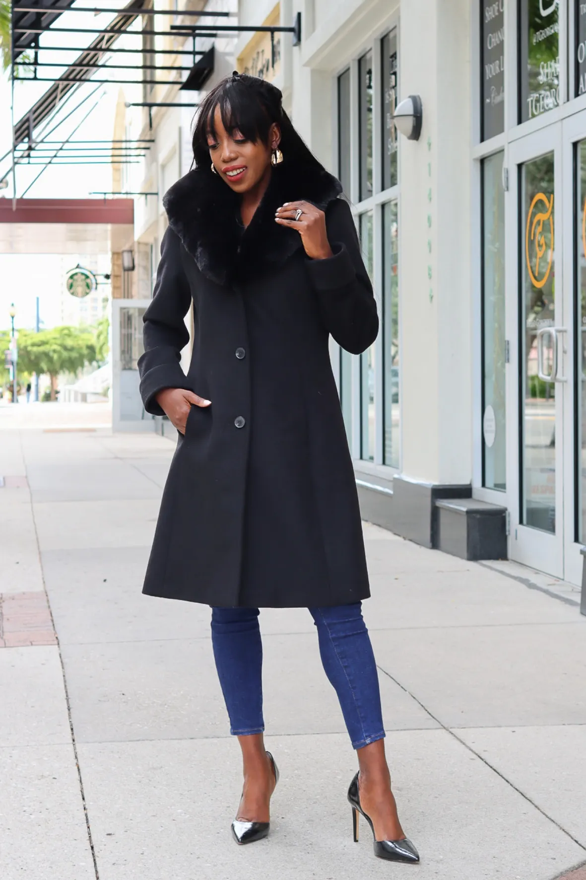 Chic Casual: Black Peacoat with Fur Collar and Heels — Peacoat Outfits